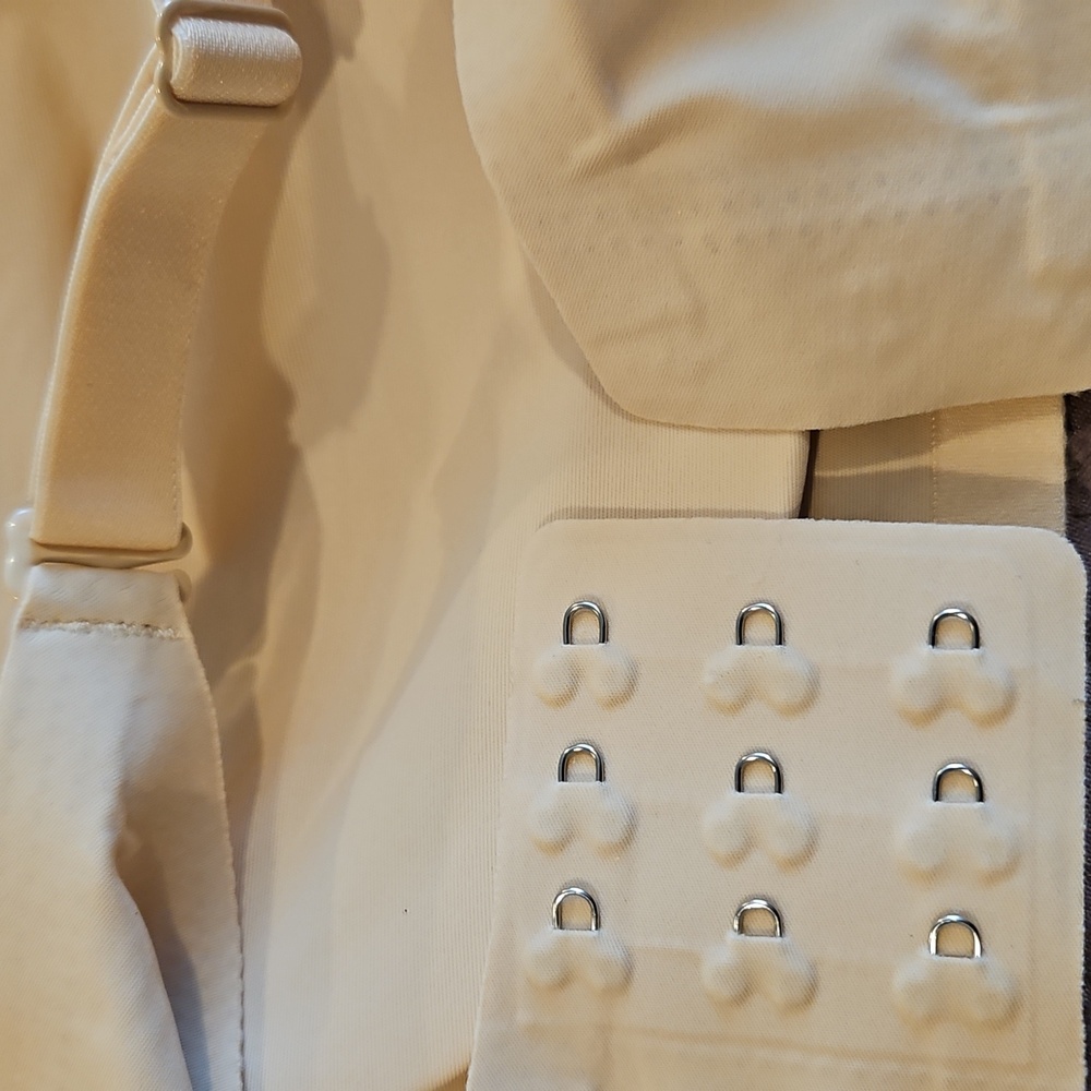 Shapermint Essentials Smoothing Comfort Wireless … - image 3